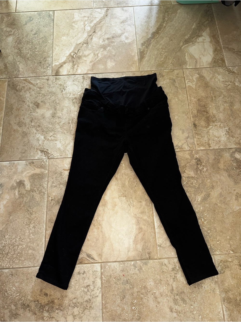 Old Navy Black Maternity-Style Skinny Jeans